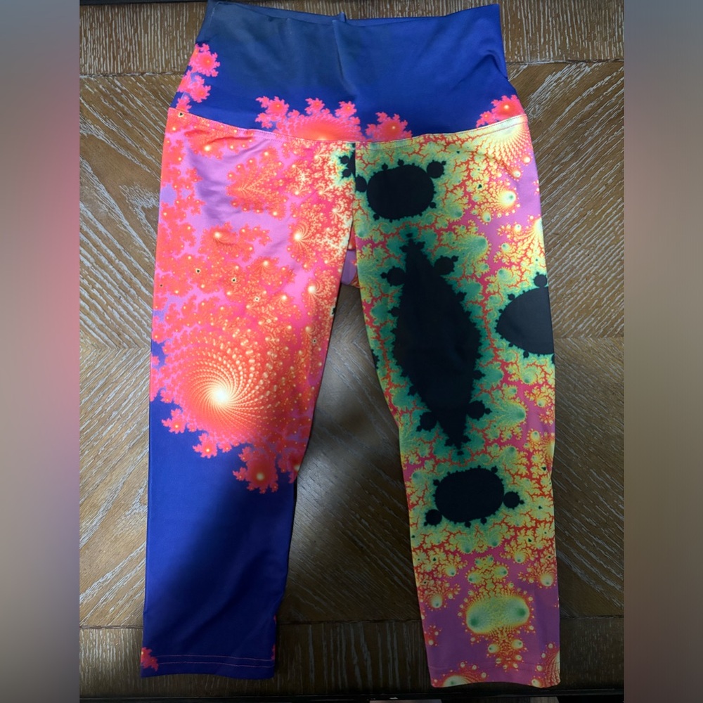 Om Shanti tie dye Capri leggings size XS